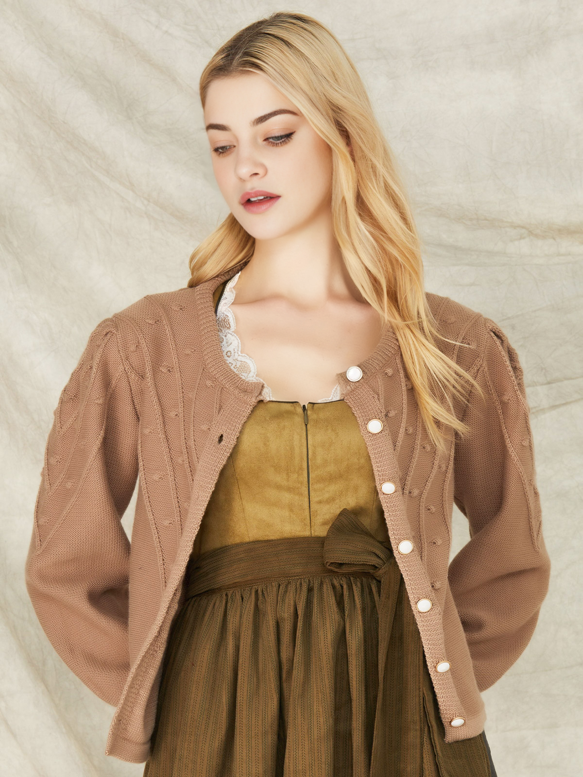 Dirndl Bluse in Braun