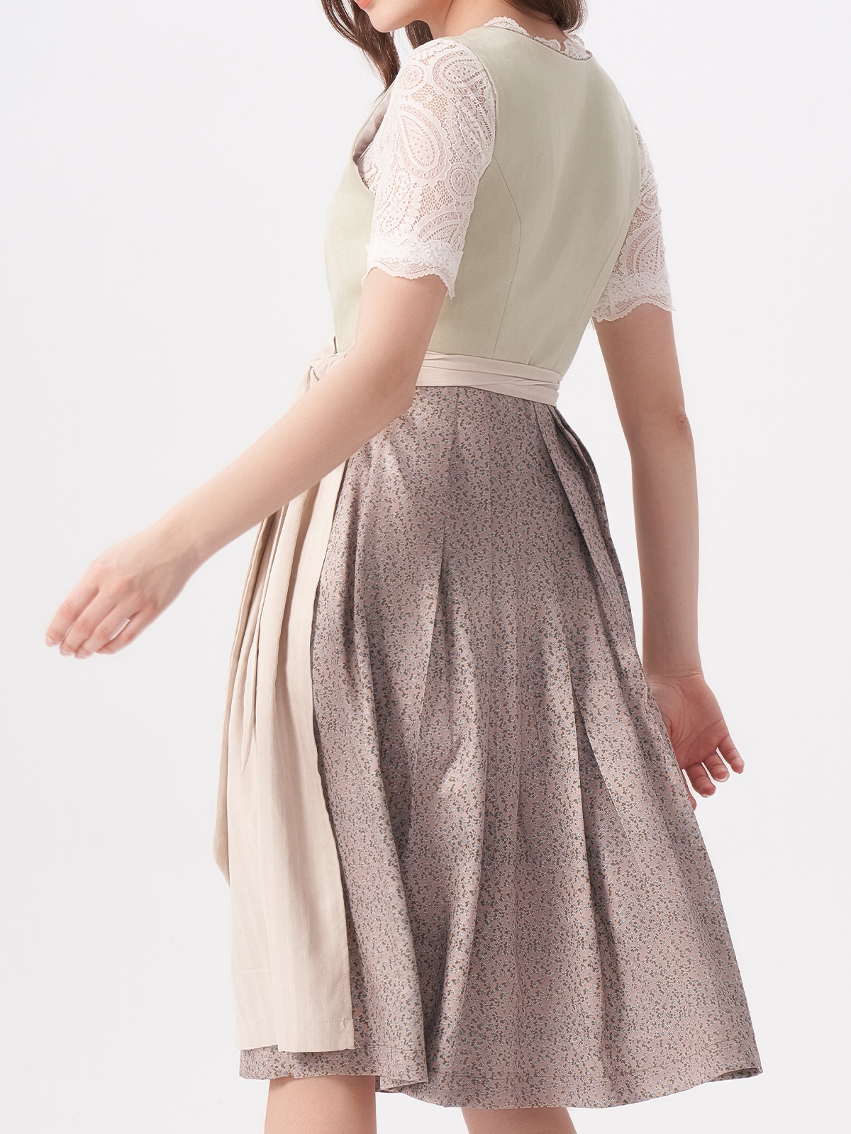 Grünes Dirndl – Eleganz und Tradition