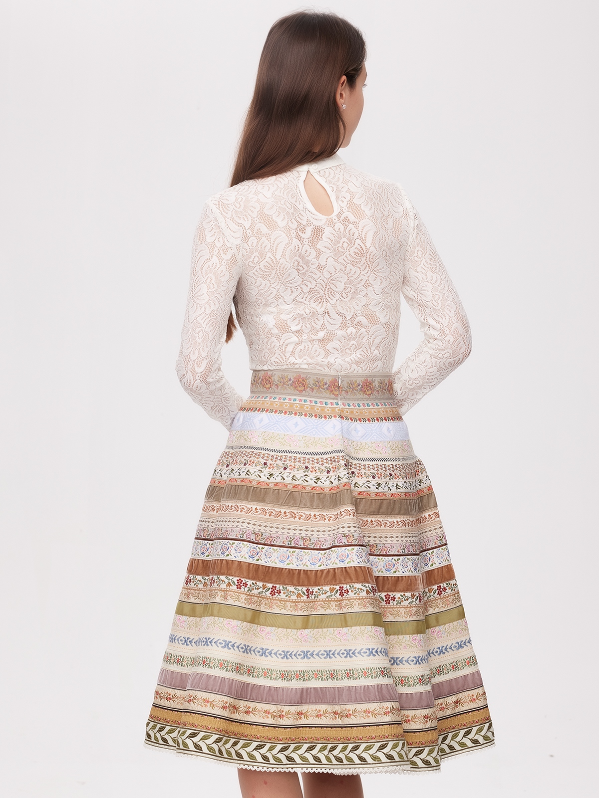 Dirndl 2024 Grün in Beige-Optik