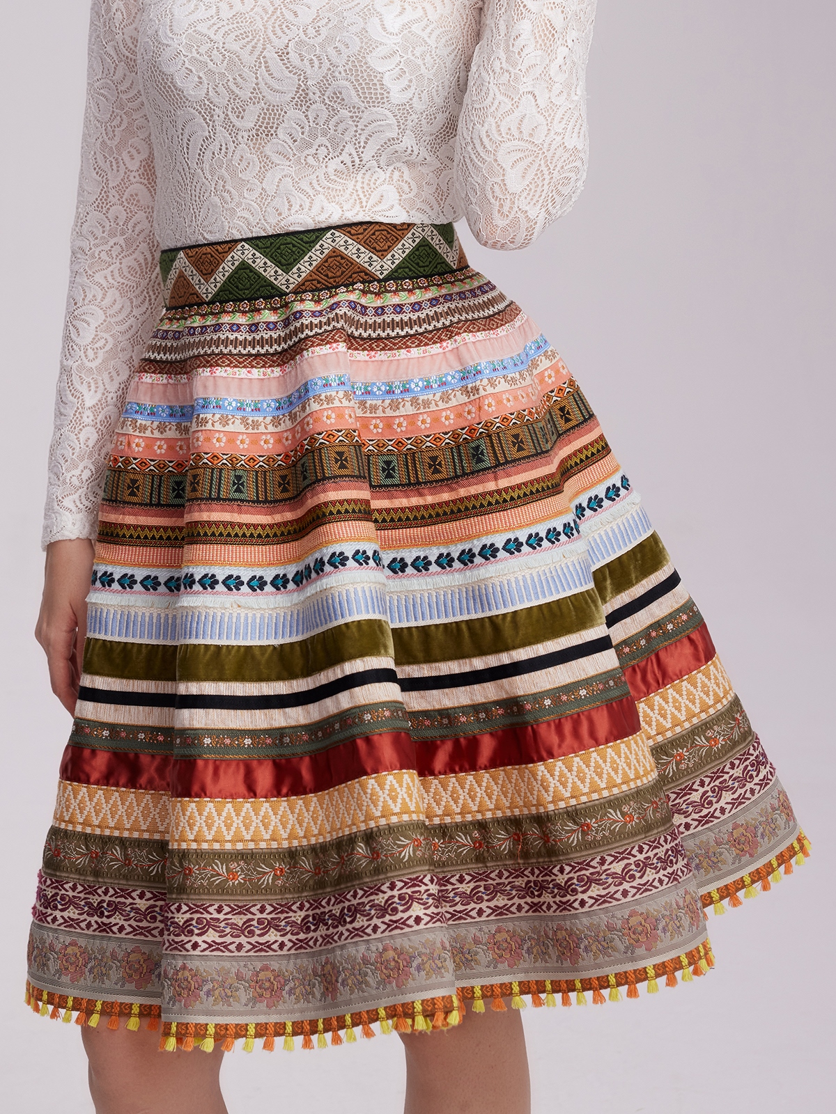 Modernes Dirndl in Braun mit urbanem Styling