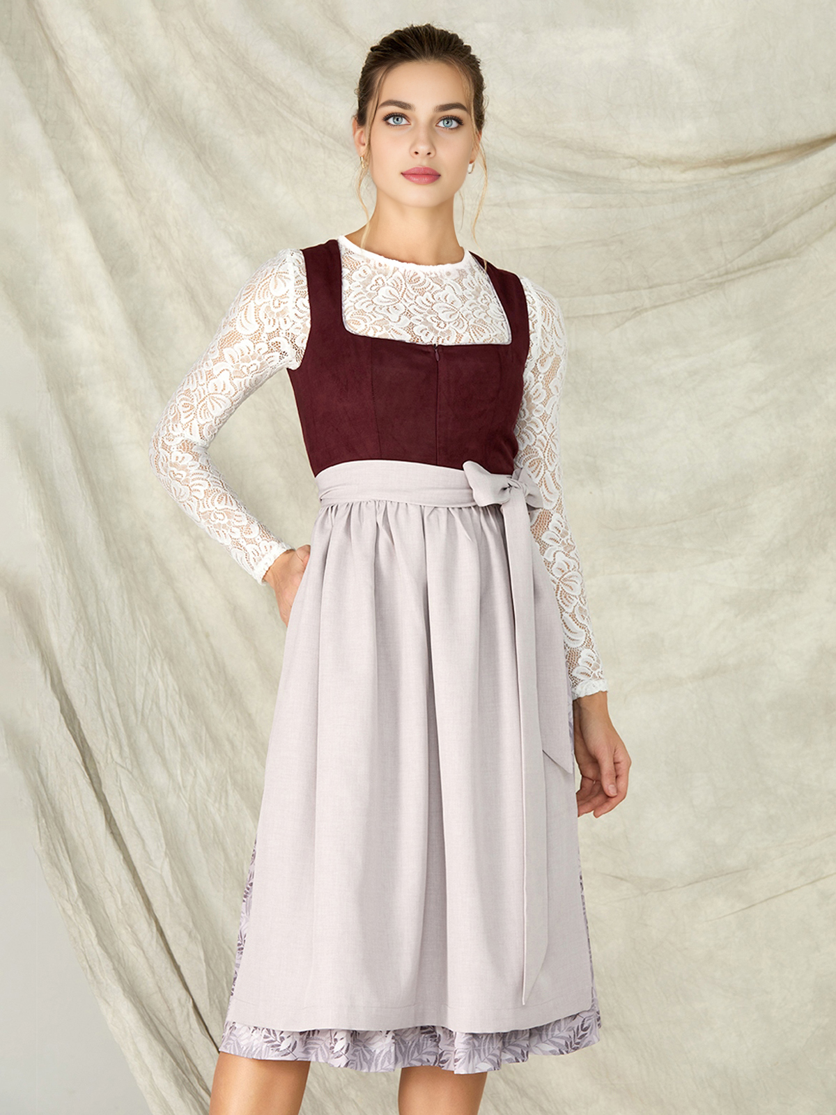 Modernes Dirndl in Lila und Rose