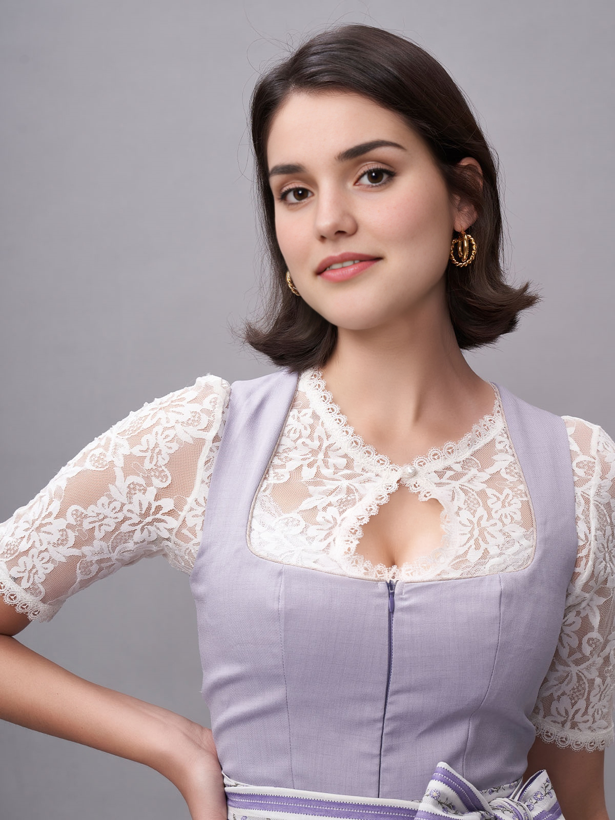 Dirndl in Beige und Blau