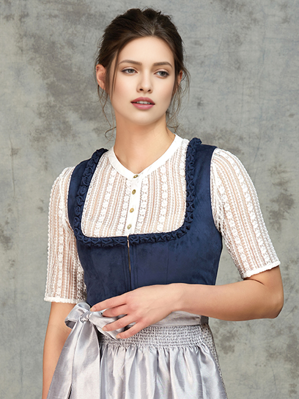 Ehreer Dirndl in Blau