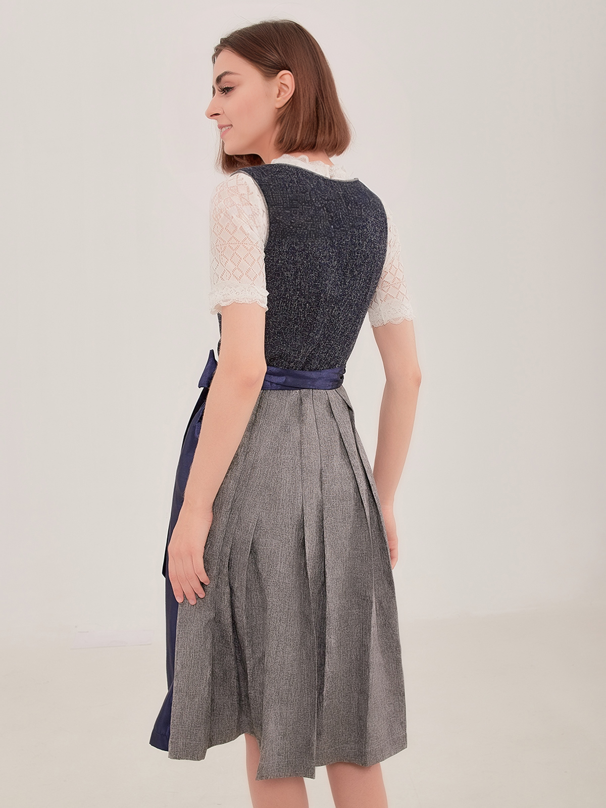 Authentisches Dirndl aus dem Alpenherz Online Shop