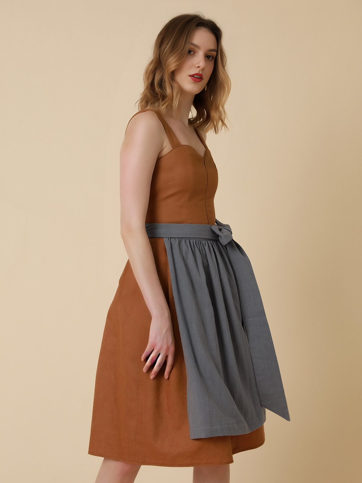 Dirndl Schwarz Rot