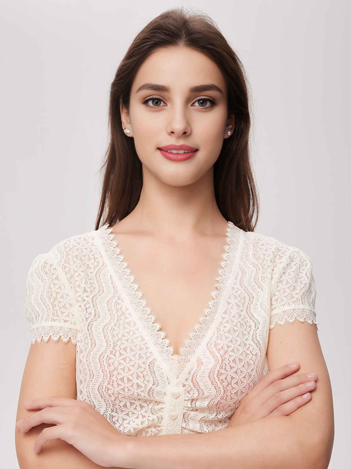 Dirndlbluse mit Spitze und V-Ausschnitt
