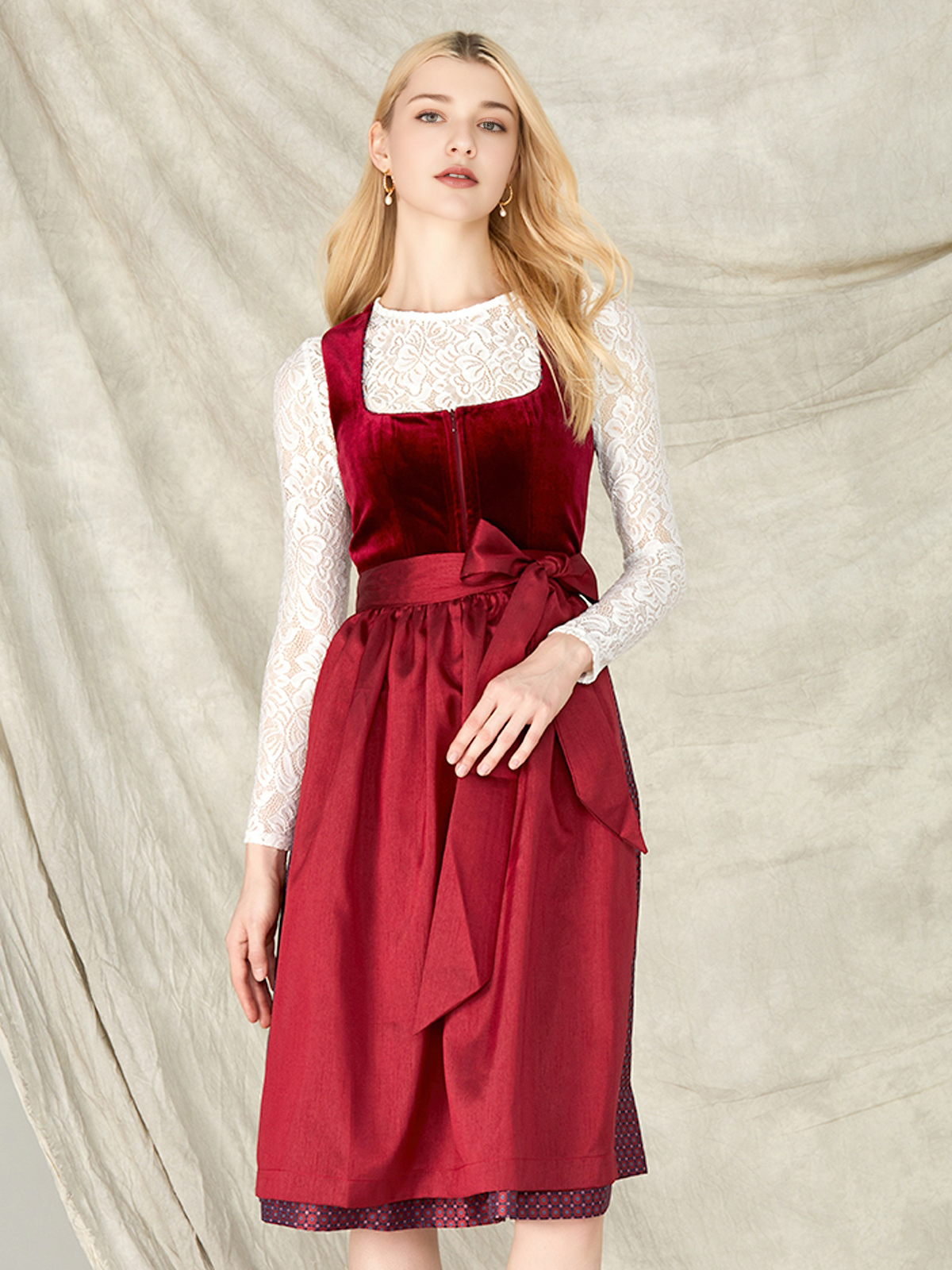 Dirndl in Rot – perfekt für Festivals und Hochzeiten