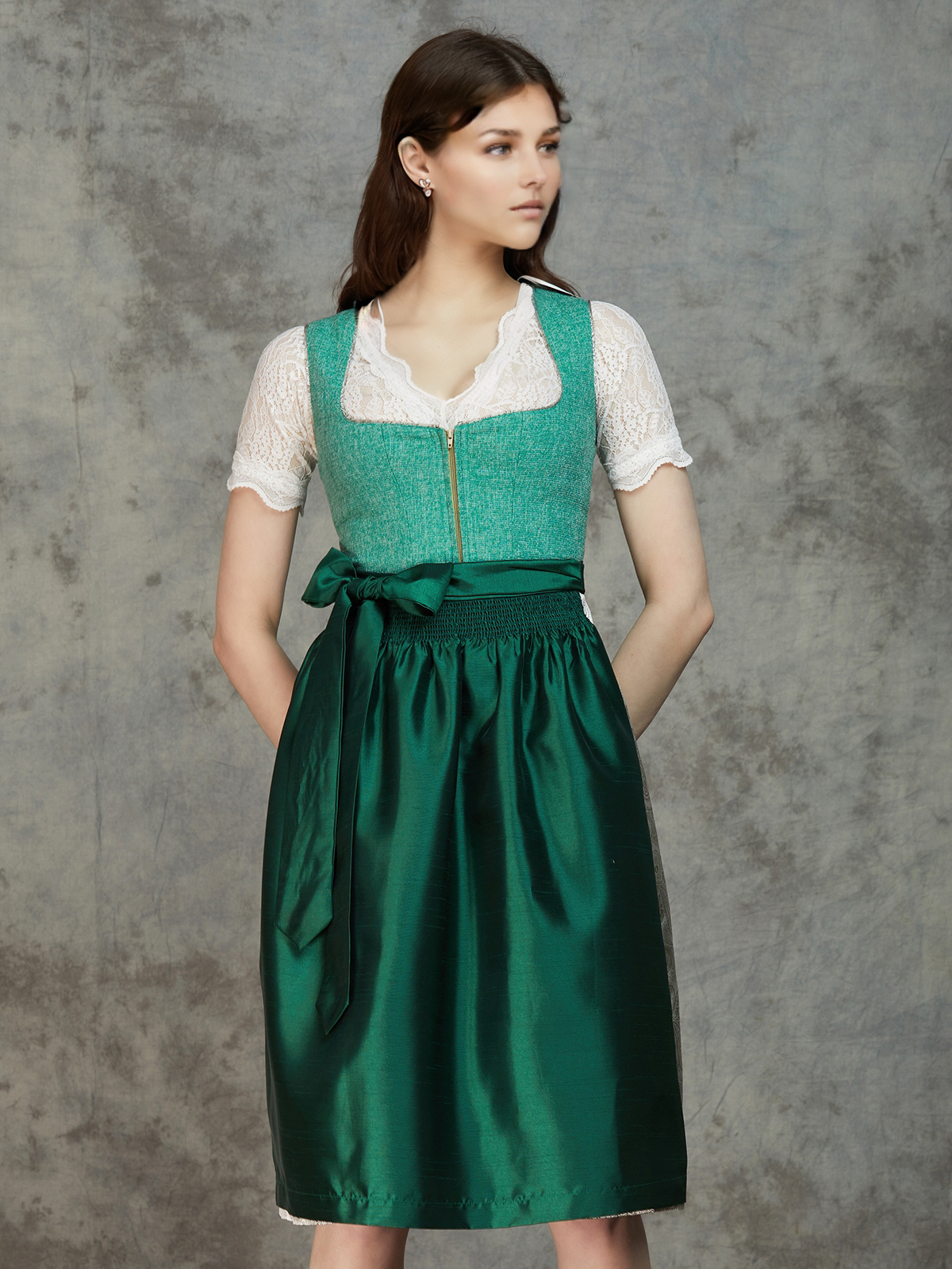Dirndl in Blau – eine stilvolle Alternative