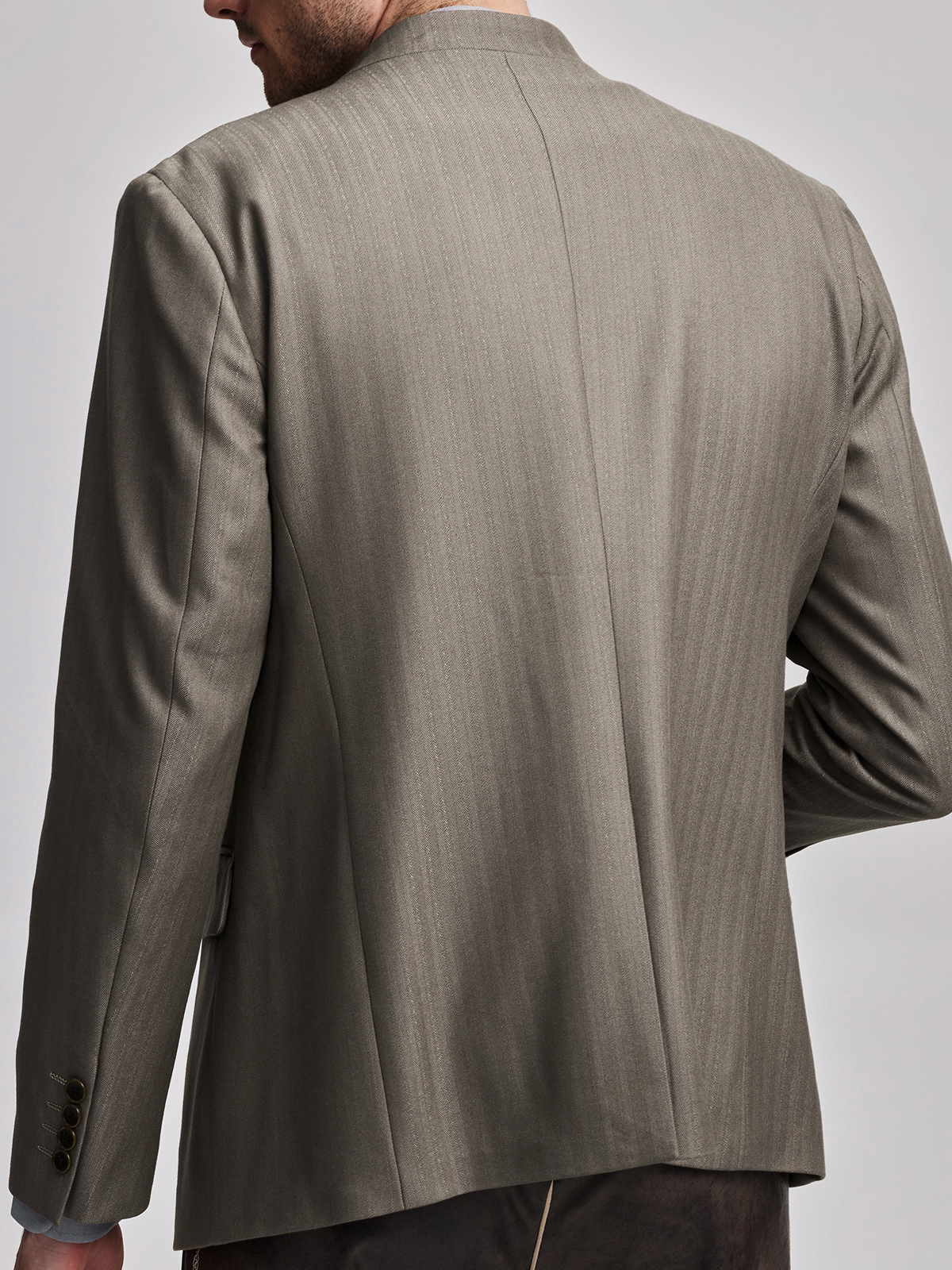 Dirndlbluse mit Spitzenverzierung